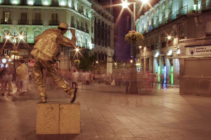 Estatuas vivientes, en la noche de la Puerta del Sol